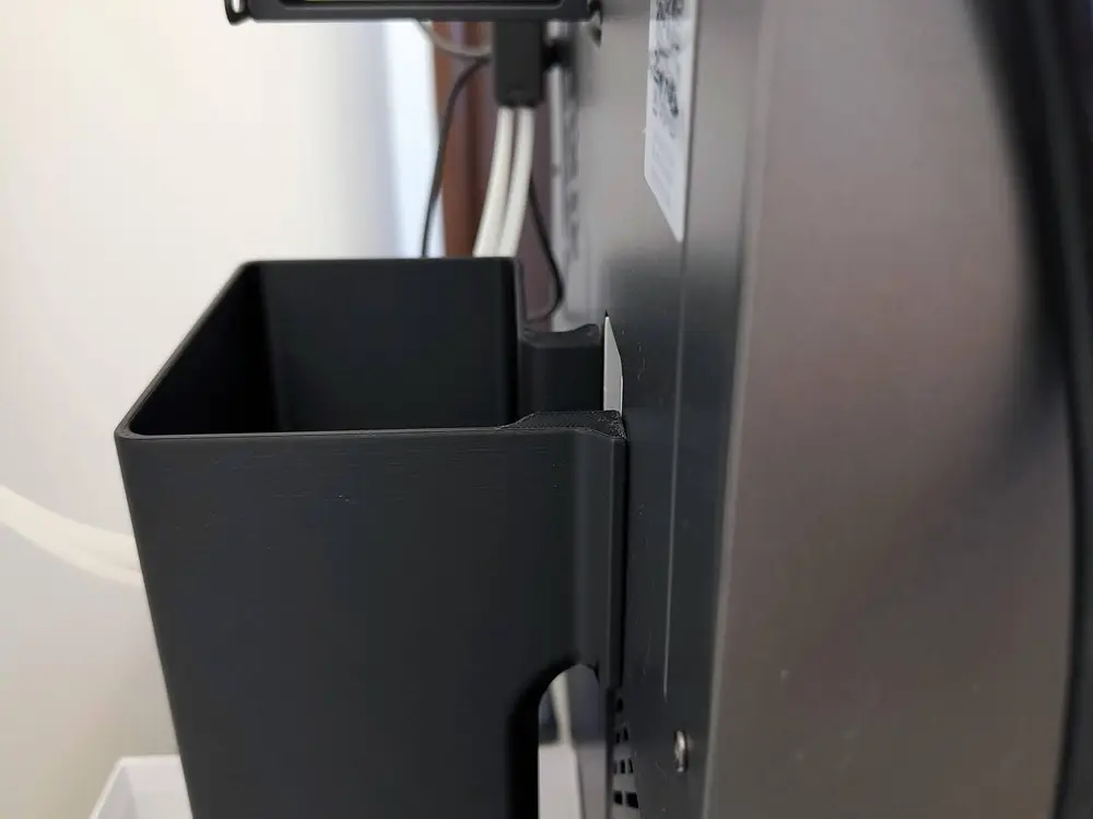 Kobra S1 poop bin - magnetic and automatic centering by screws