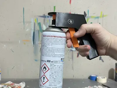Spray can handle