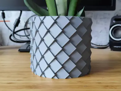 Dragon Scales Plant Pot and Planter - Vase mode