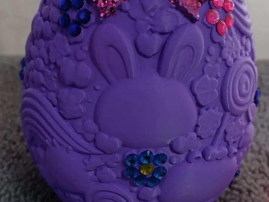Easter egg whit candys