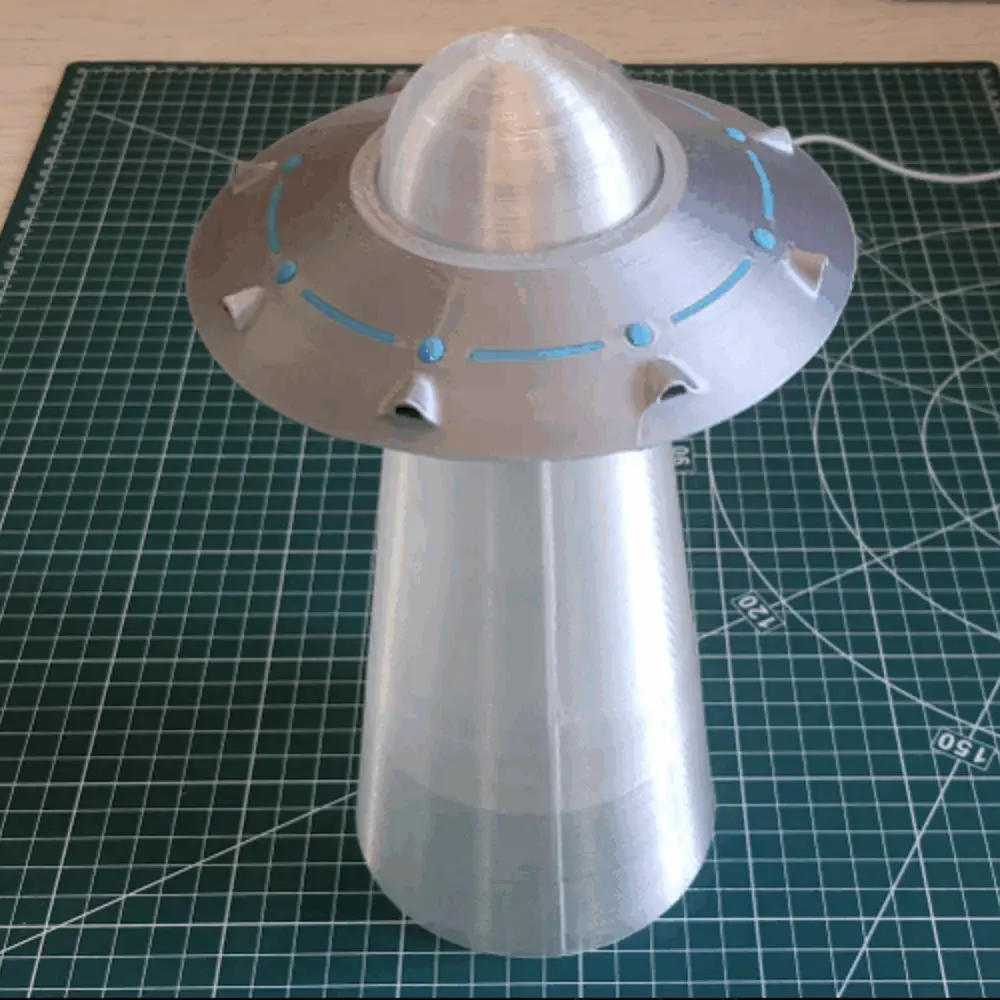 Night light in the form of a UFO