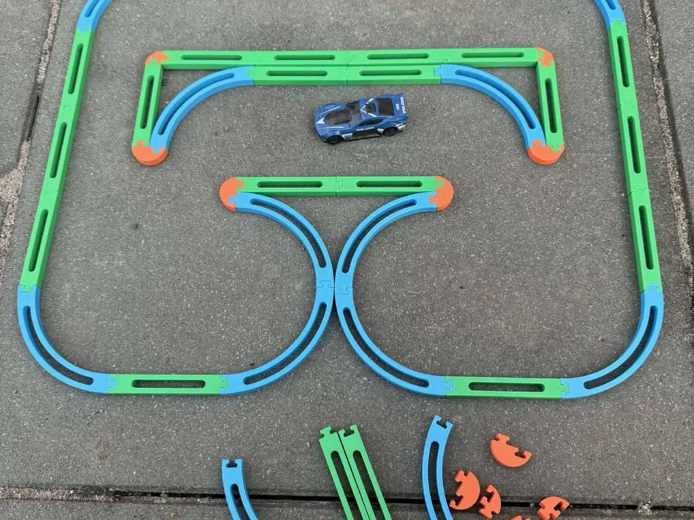 Race track for RC cars 1:64 and similar