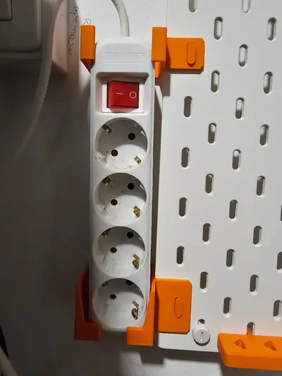 Powerstrip side mount skadis