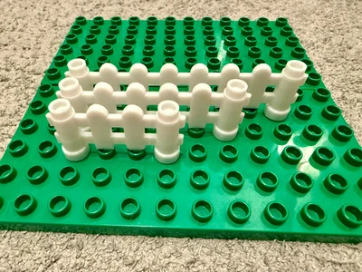 fully Lego Duplo compatible classic fence (3 sizes available)