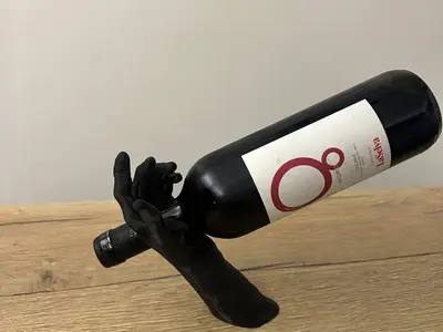 Porta Vino a Forma di mano
