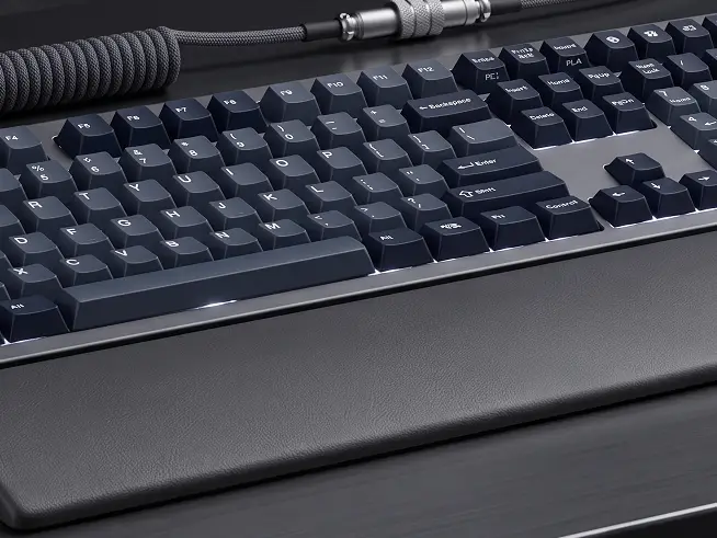 Keyboard wrist rest