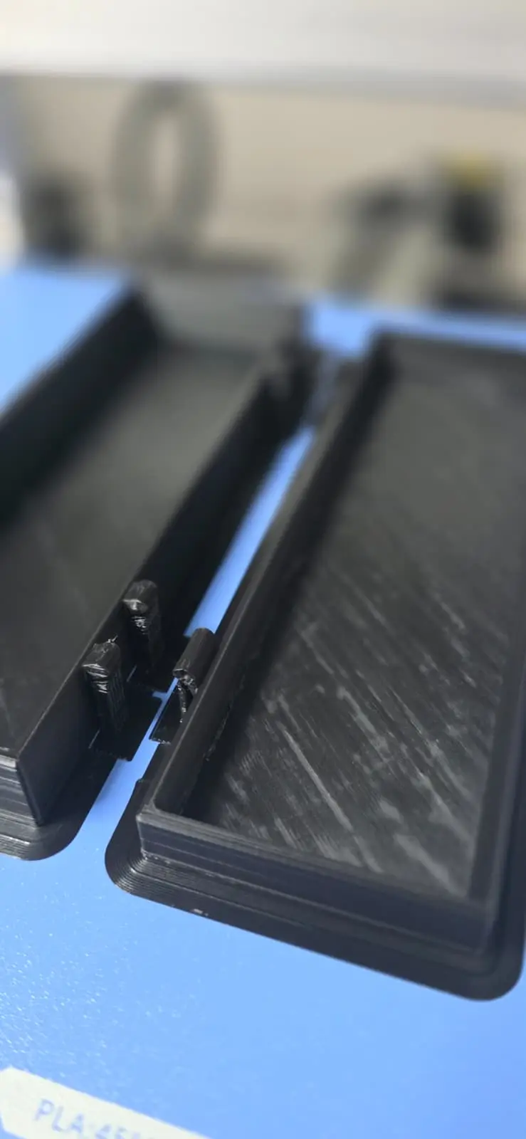 PORTA OCCHIALI CON APERTURA A 180 G°