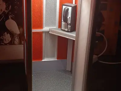 Bill & Teds time machine phone booth