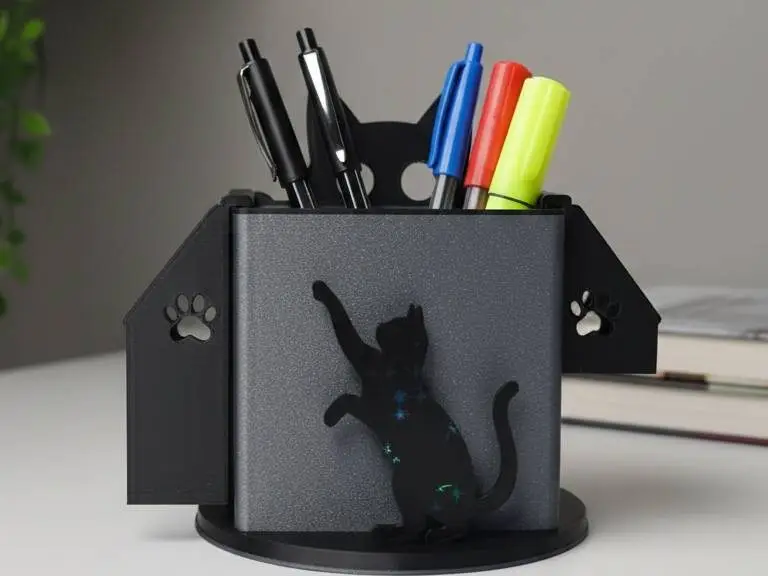 Curious Cat Pen Holder