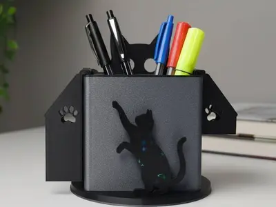 Curious Cat Pen Holder