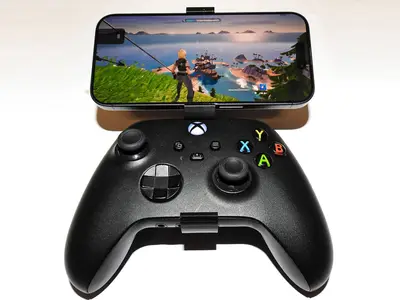 Mobile Phone XBox controller holder