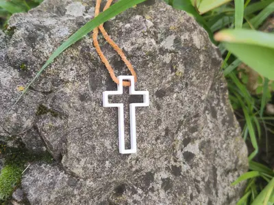 Modern Cross Chain / Keechain