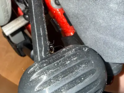 Ergonomic Wheelchair Brake Handle with Increased Leverage - Ergonomischer Rollstuhl-Bremsgriff