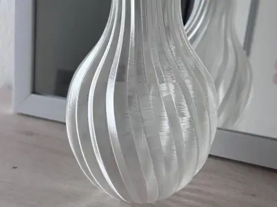Twisted Ripple Clear Vase (180mm) - Elegant Home Decor