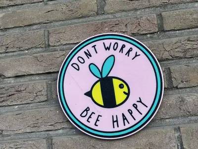 Don't worry bee happy wall art deco garden motivation positive funny quote