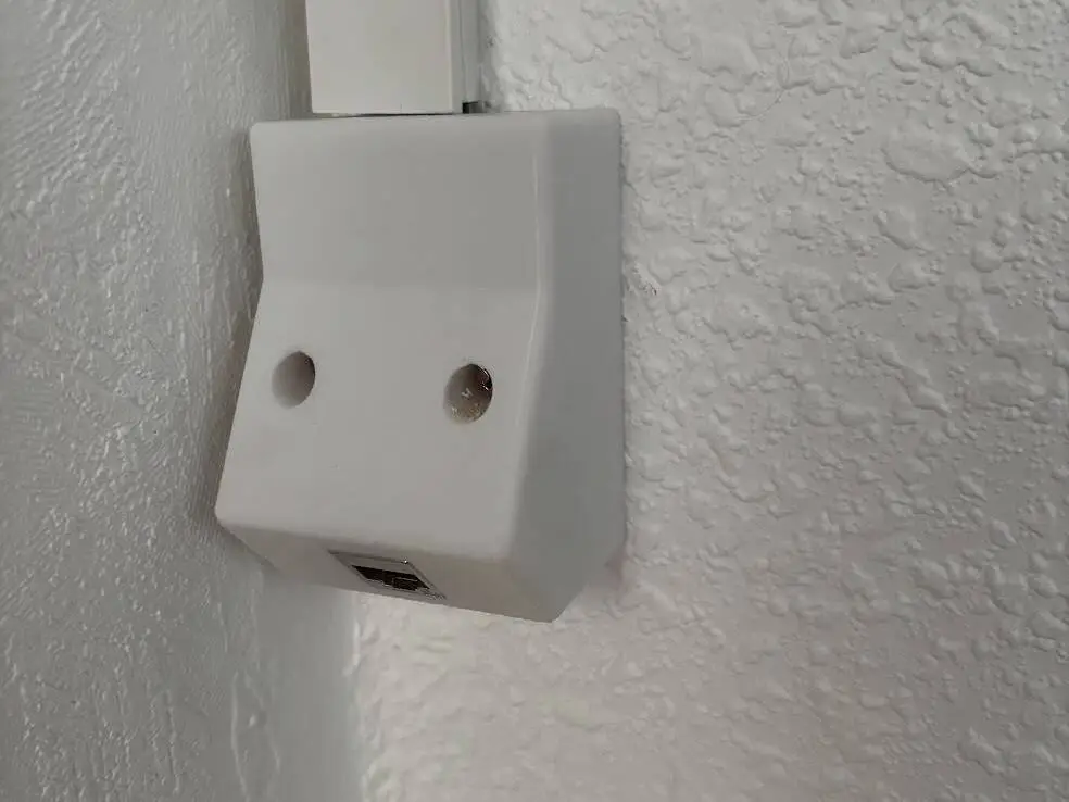 RJ45 Keystone Wall Outlet with 45-degree
