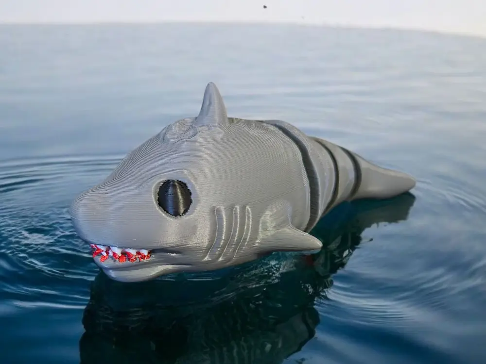 Articulated killer shark