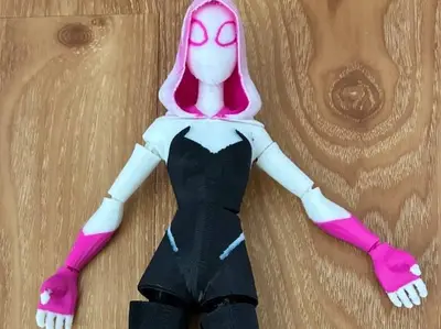 Gwen Stacy araña flexible