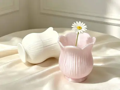 Textured little vase