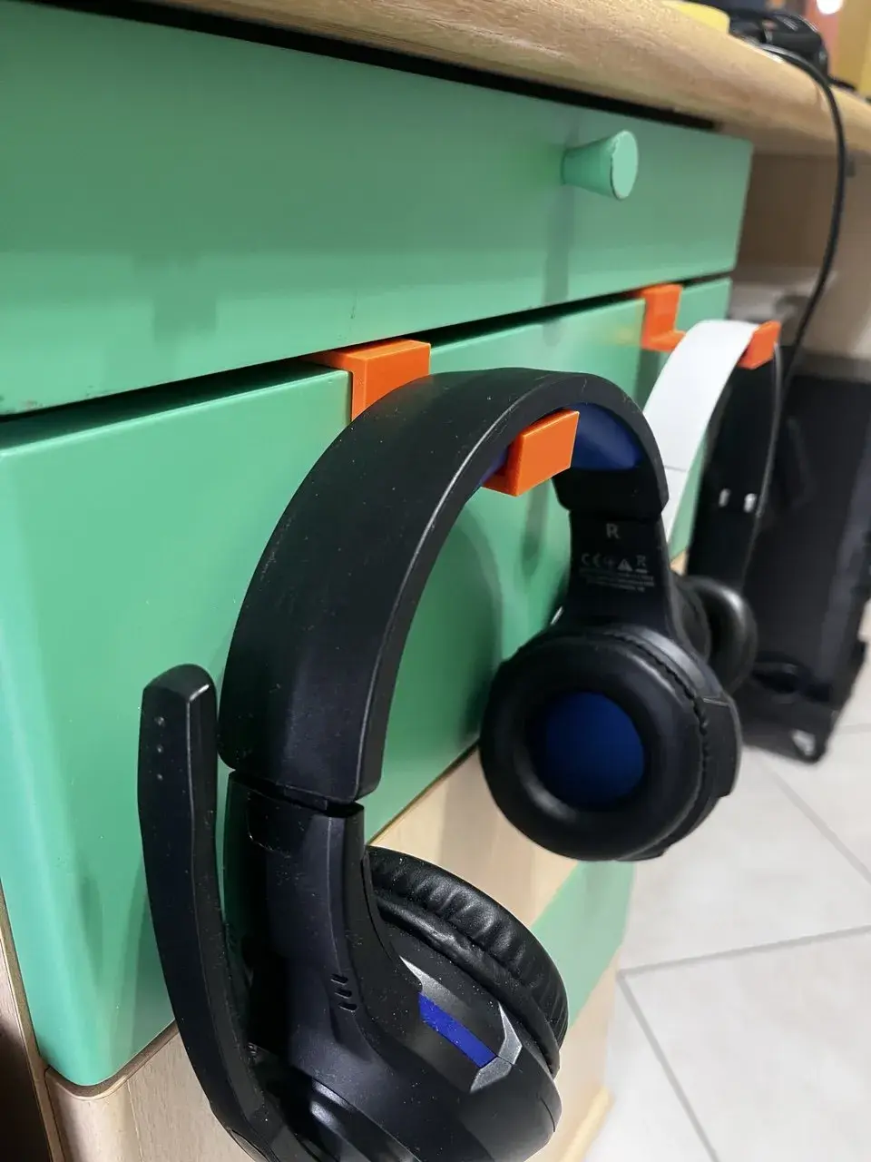 headphone holder