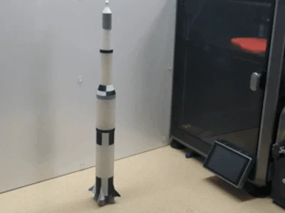 Saturn V – Stacking Stages Model