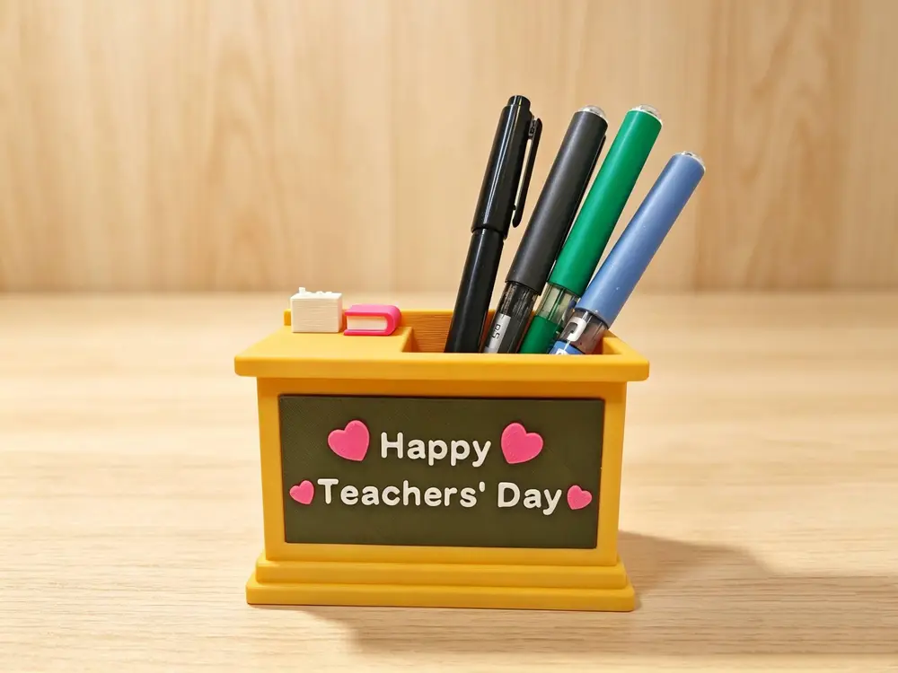 Teacher's Day small desk pen holder教师节小课桌笔筒