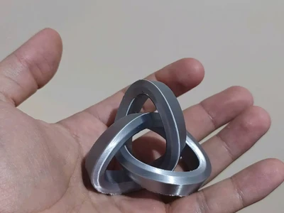 scultura a nodo a trifoglio