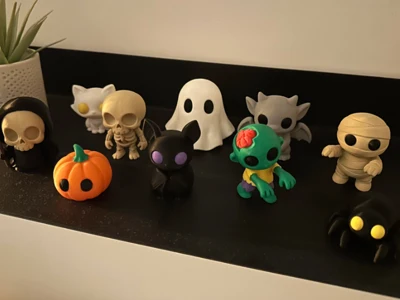 Mini Halloween Figure Decorations Pack