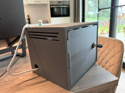 Mini Network Rack – Lockable & Ventilated Homelab Cabinet