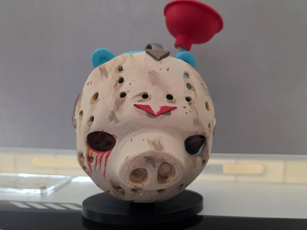 masked piggy menace