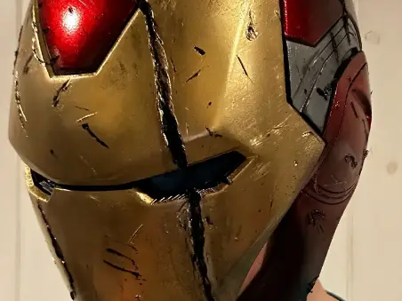 Iron man Mark 85 Helm mit Detaillierung und Motorisierung