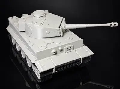 TIGER 1 1/35 SCALE TANK MODEL