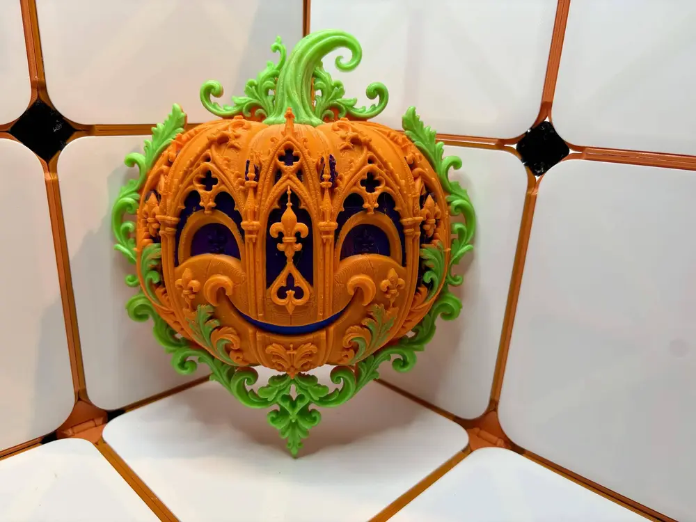 Gothic Pumpkin of the Smiling Court