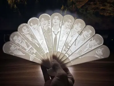 郝熠然 演员人物透光浮雕扇