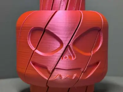 Spooky twisty fidget toy