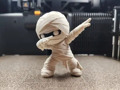 Dabbin' Mummy