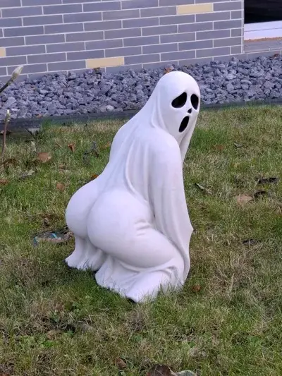 Thiccccccc Ghost – Spooky Halloween 3D Decor