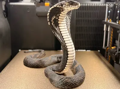 King Cobra Home Decoration Figurine