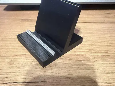 Smartphone stand