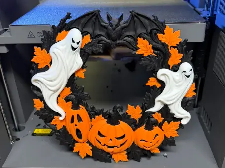 Halloween Wreath – Ghosts, Pumpkins & Bat