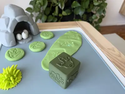 Montessori Stamping Cube – Dinosaurs
