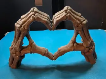 Skeleton Hands Heart – Gothic Love Sculpture