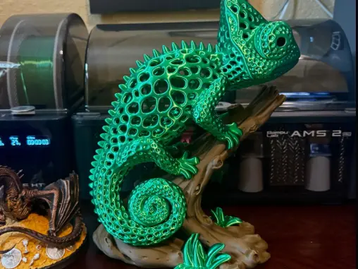 Voronoi Cute Chameleon