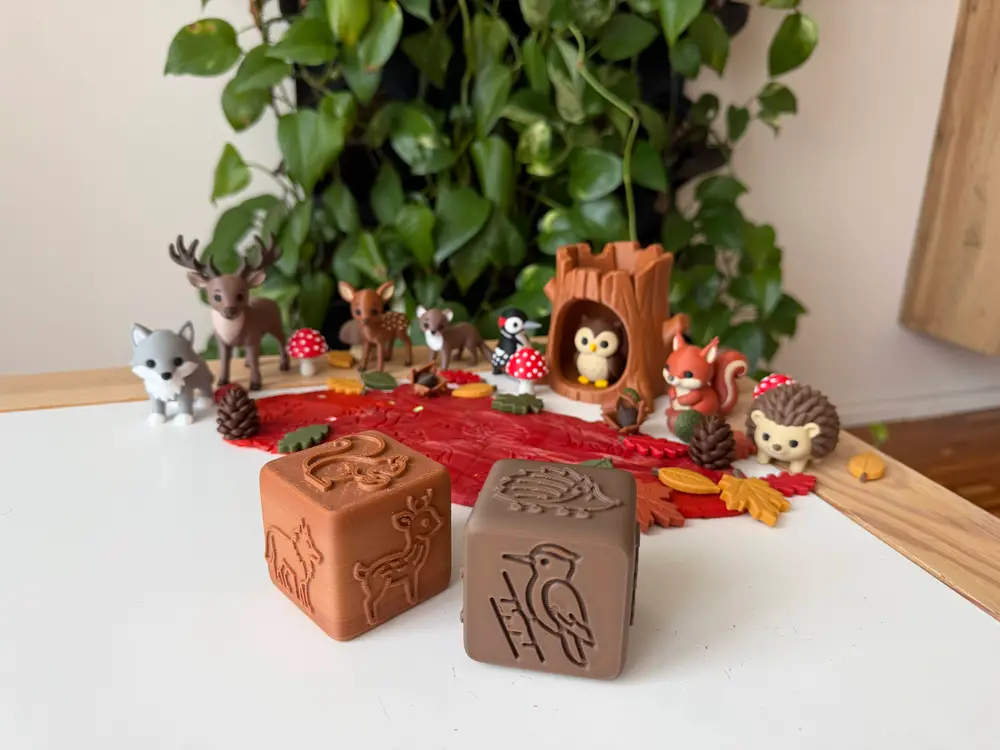 Montessori Stamping Cube – Forest Animals 1