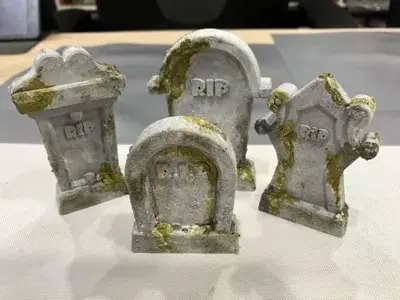 Customizable Halloween Graves – Spooky Decor