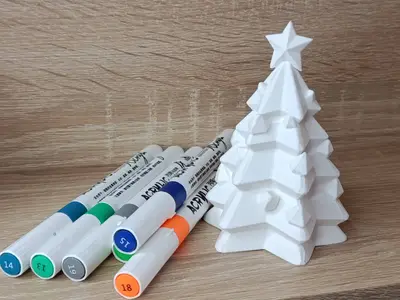 Low-Poly Christmas Tree (DIY / Paintable)