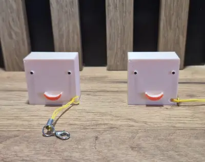 Llavero magnético de carita sonriente 6x7x3