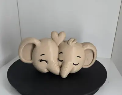 Pareja de Elefantes Lindos