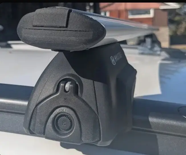 Tapa del extremo de la barra del techo / Hyundai Kona