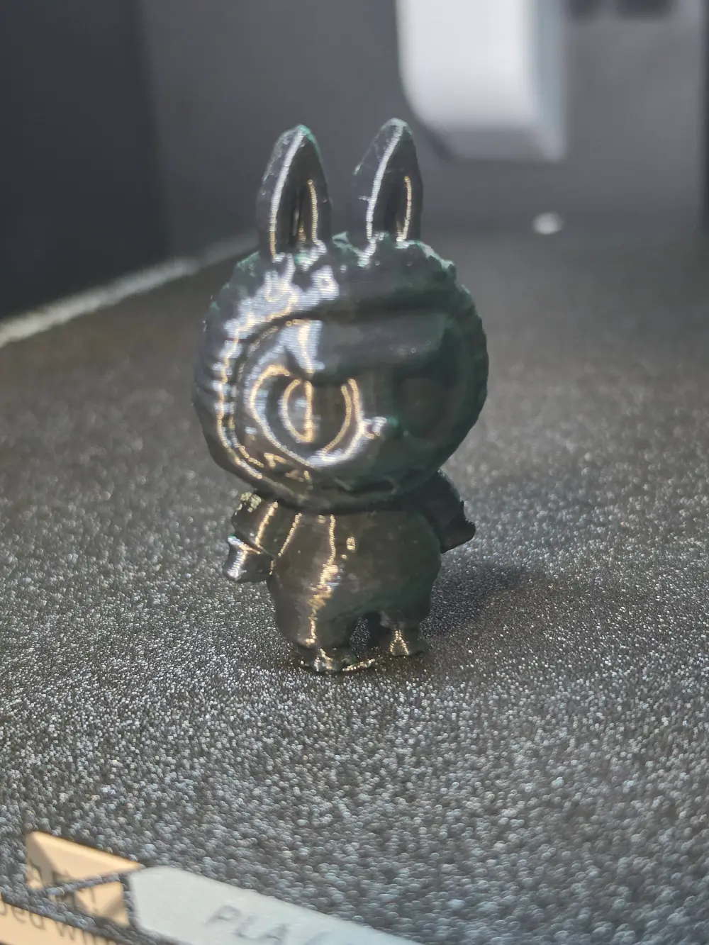 Pocket-Mischief: The Easy-Peel Labubu 🧸✨